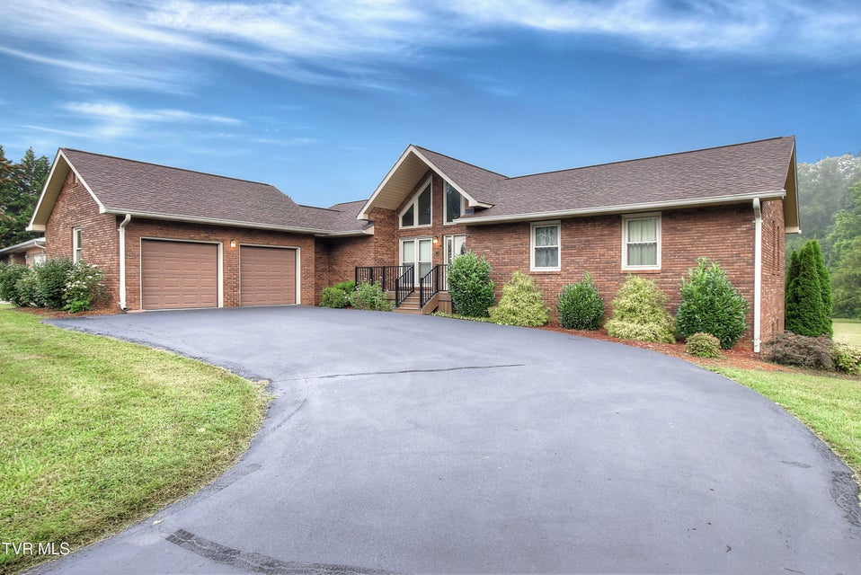 Photo #5: 2802 Sharpsburg Drive