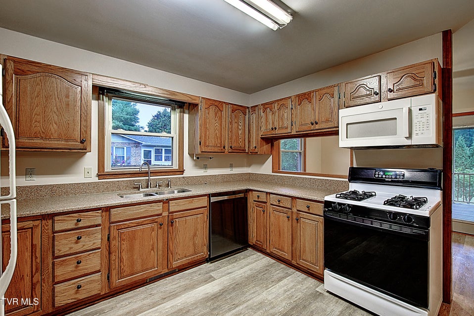Photo #20: 2802 Sharpsburg Drive