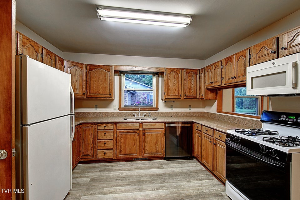 Photo #21: 2802 Sharpsburg Drive