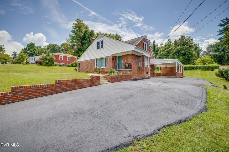 Photo #3: 215 Cherry Lane
