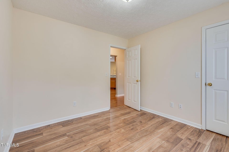 Photo #21: 227 Fox Meadows Drive