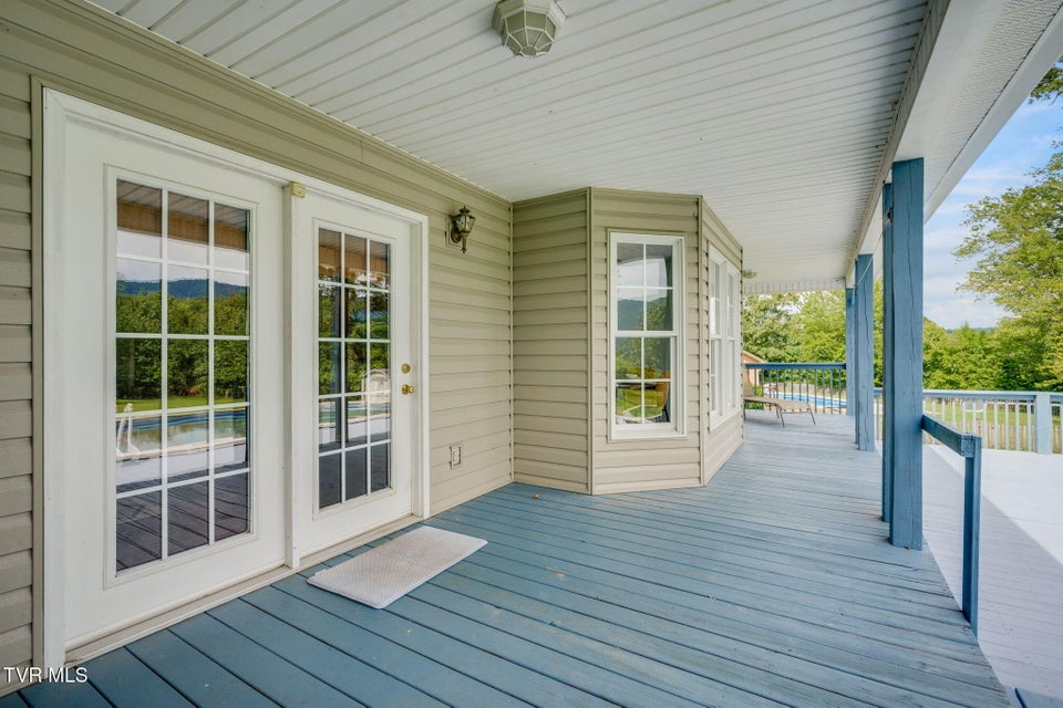 Photo #28: 227 Fox Meadows Drive