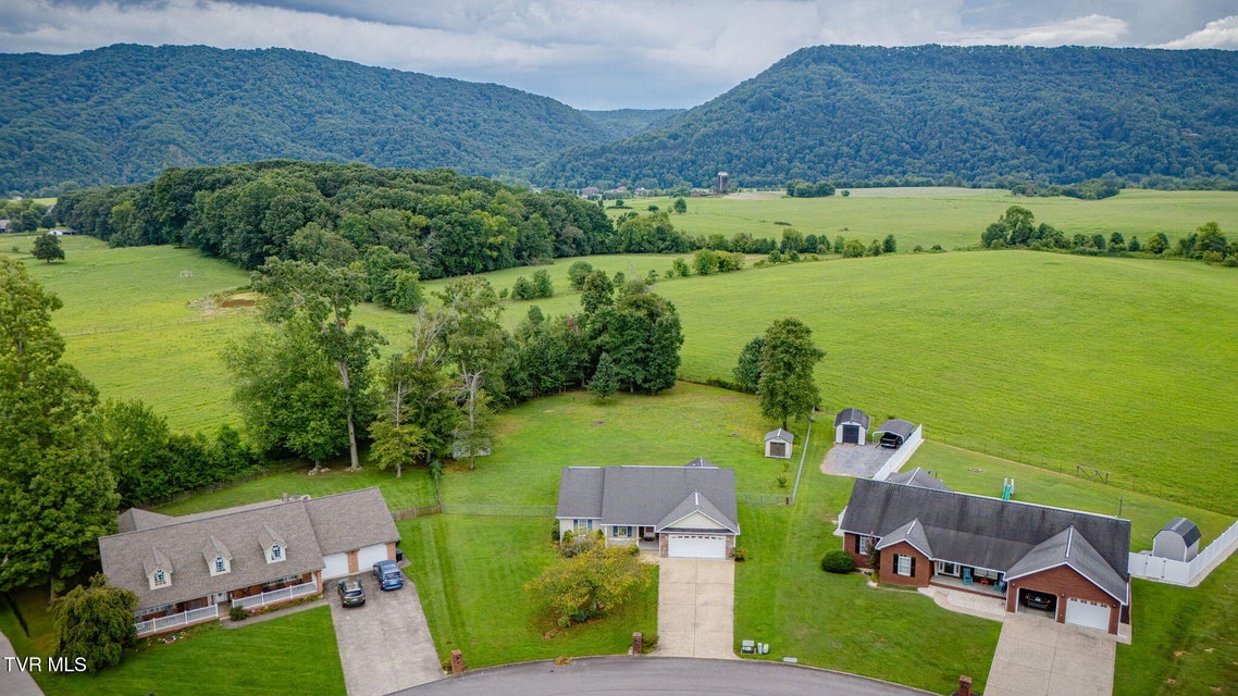 Photo #37: 227 Fox Meadows Drive