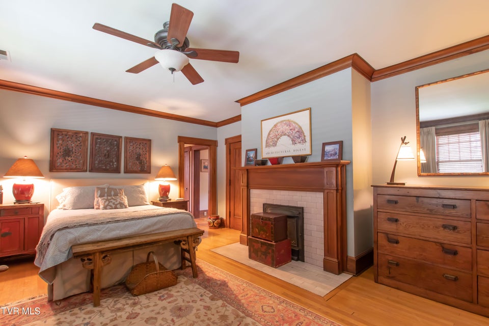 Photo #45: 940 Park St Street