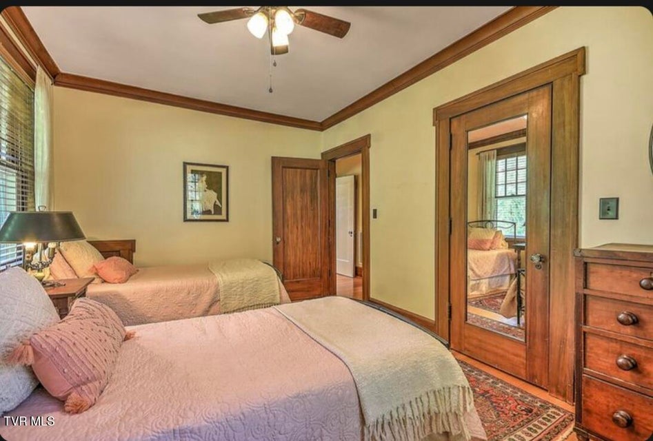 Photo #49: 940 Park St Street