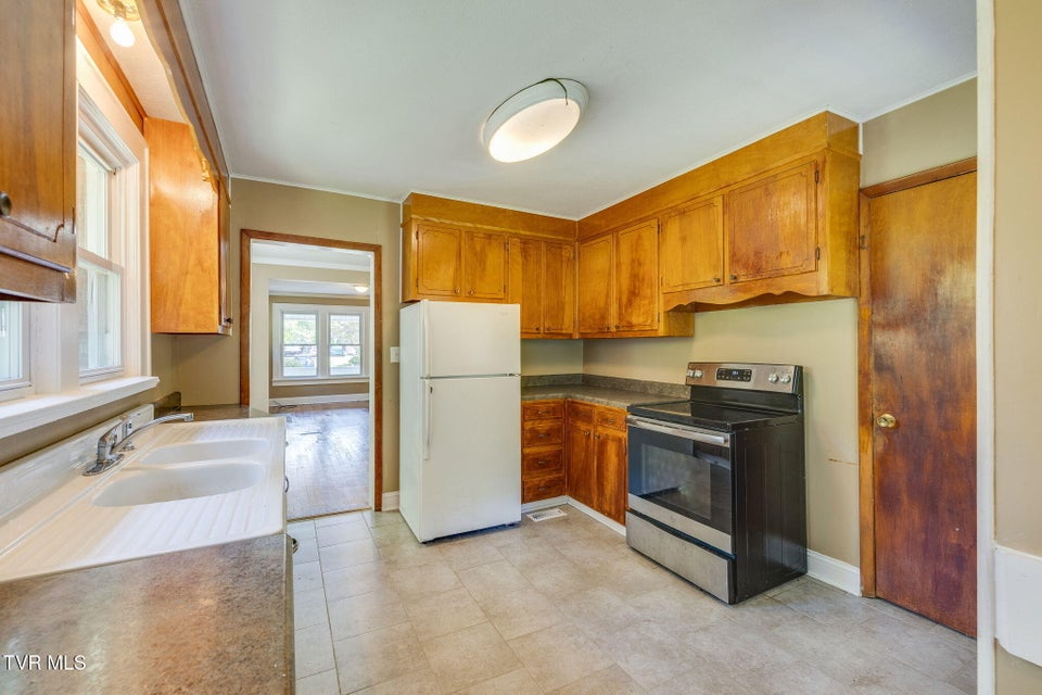 Photo #11: 1019 Florida Avenue
