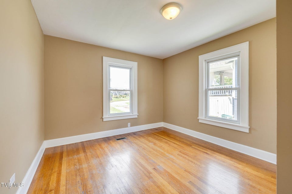 Photo #17: 1019 Florida Avenue