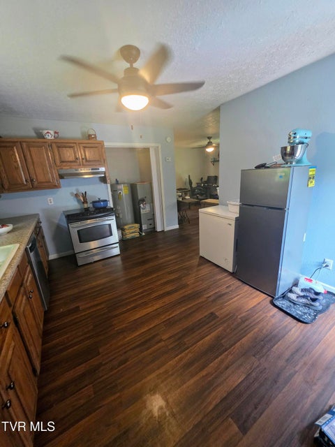 Photo #6: 948 Victoria Dr