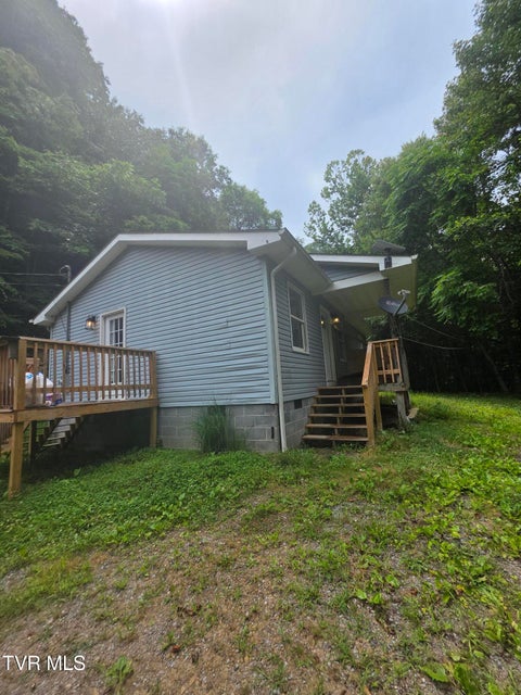 Photo #2: 948 Victoria Dr