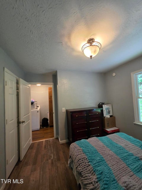 Photo #13: 948 Victoria Dr