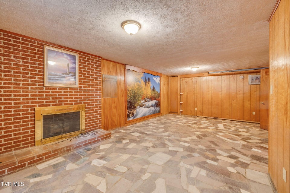 Photo #31: 125 Walker Street