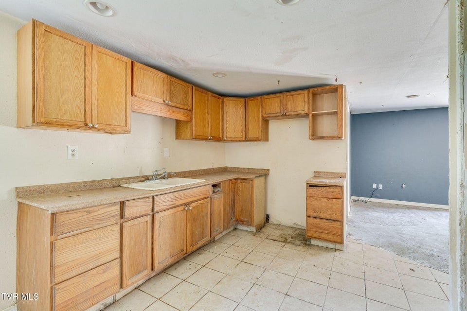 Photo #14: 505 Rogers Avenue