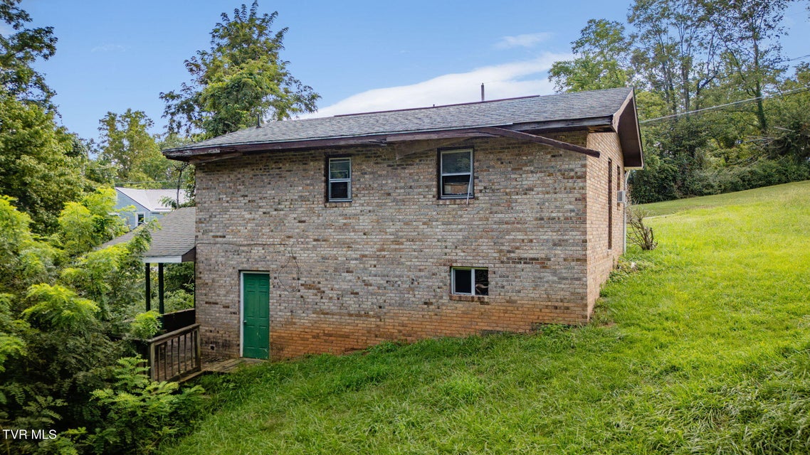 Photo #28: 505 Rogers Avenue