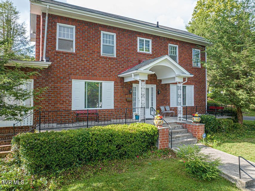 Photo #4: 801 Prospect Avenue