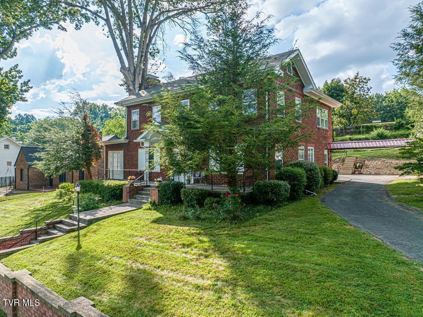 Photo #5: 801 Prospect Avenue