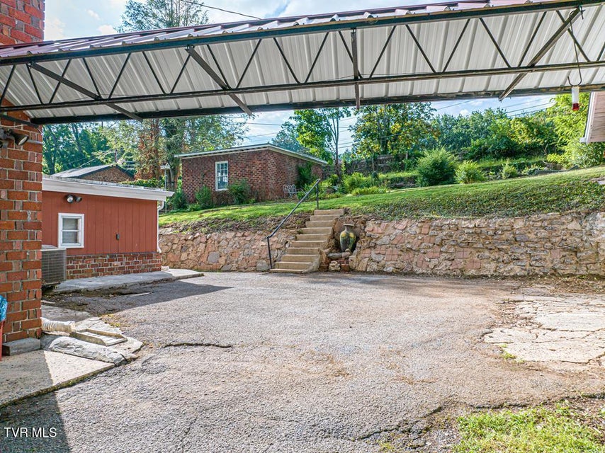 Photo #7: 801 Prospect Avenue