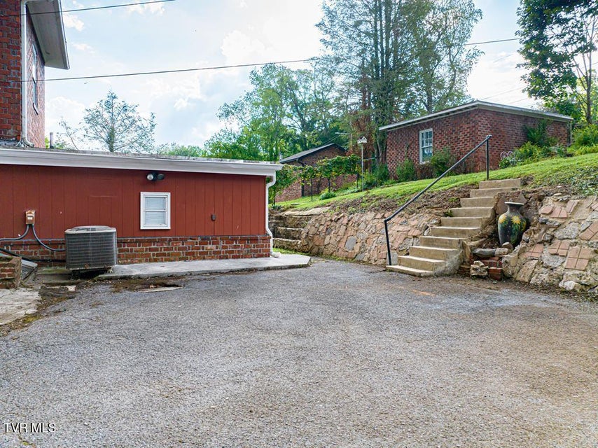 Photo #8: 801 Prospect Avenue