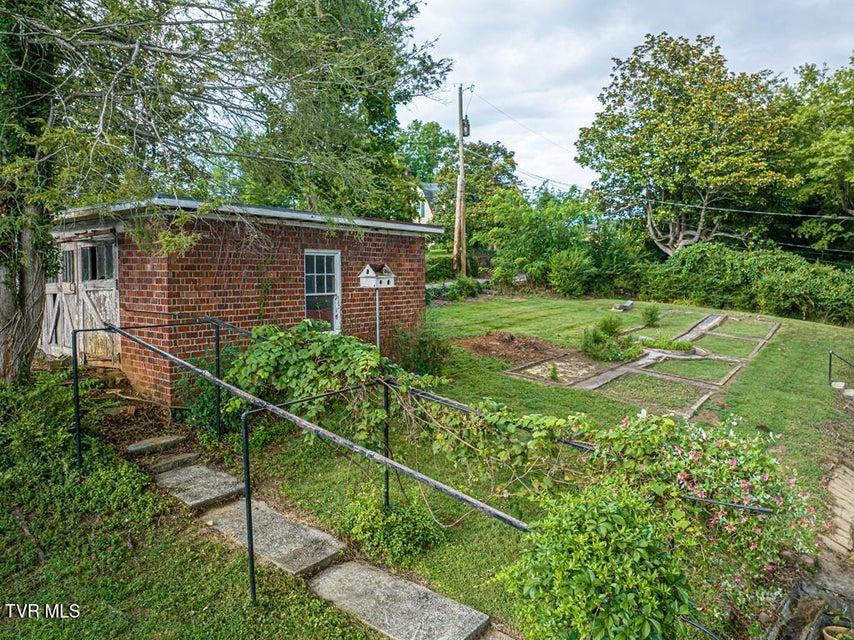 Photo #18: 801 Prospect Avenue
