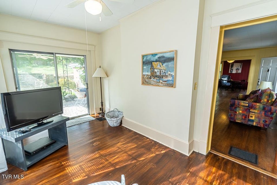 Photo #30: 801 Prospect Avenue