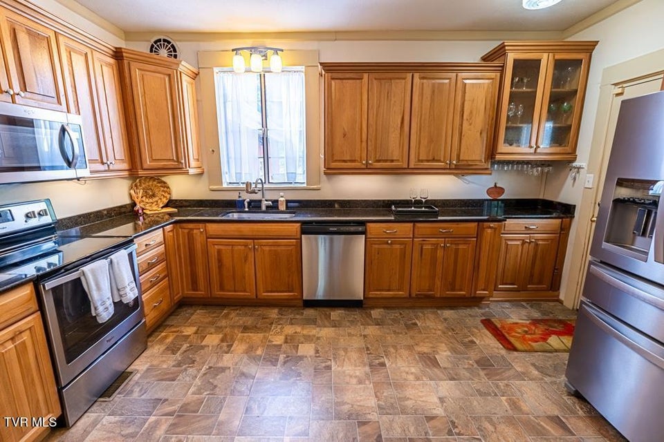 Photo #39: 801 Prospect Avenue