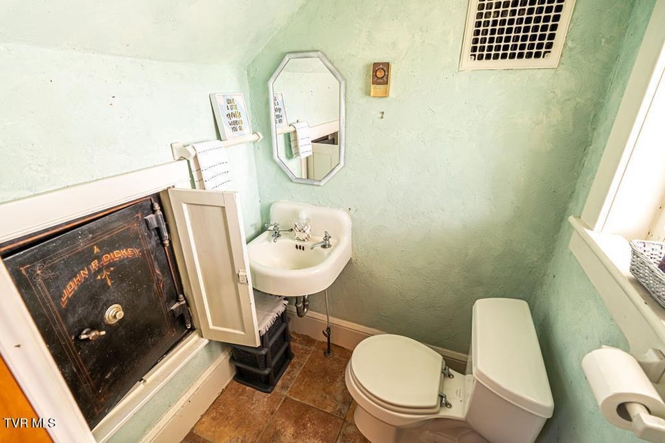 Photo #50: 801 Prospect Avenue