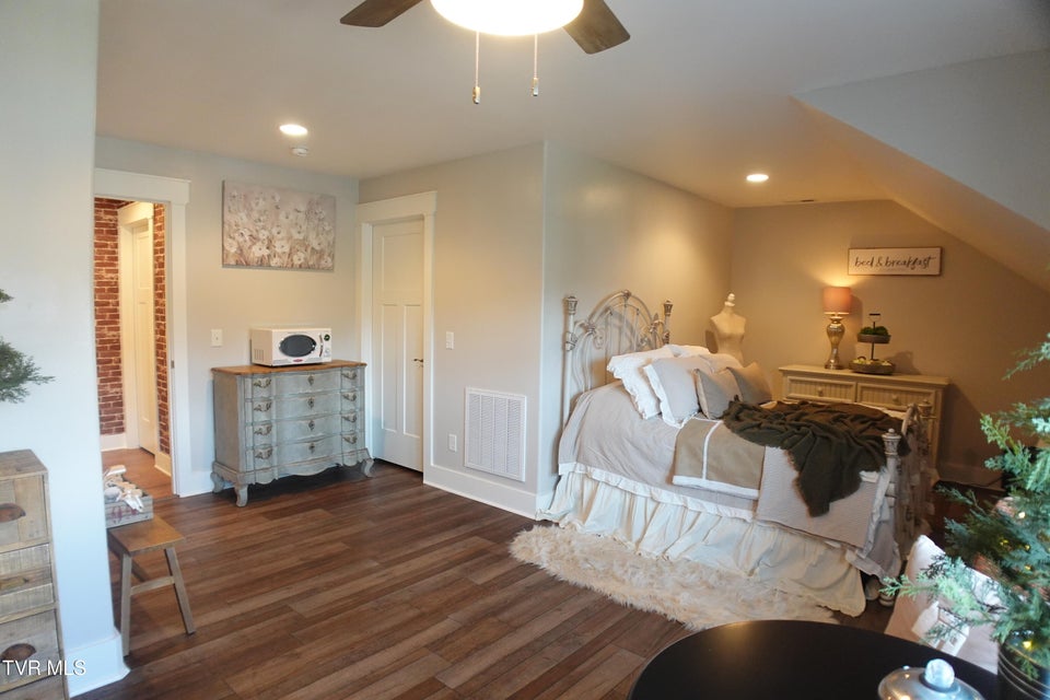 Photo #58: 285 Princeton Gardens Drive