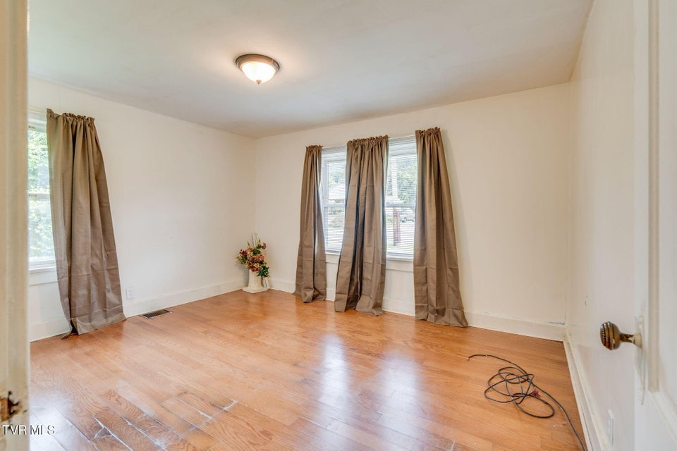 Photo #13: 40736 Morgan Avenue