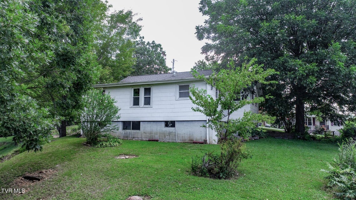 Photo #10: 141 Hiola St