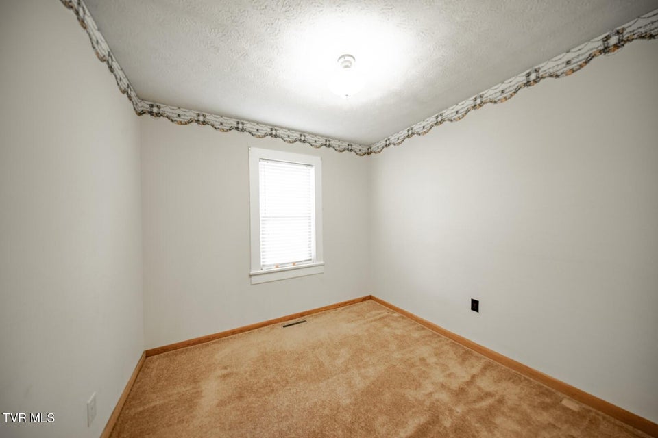 Photo #23: 141 Hiola St