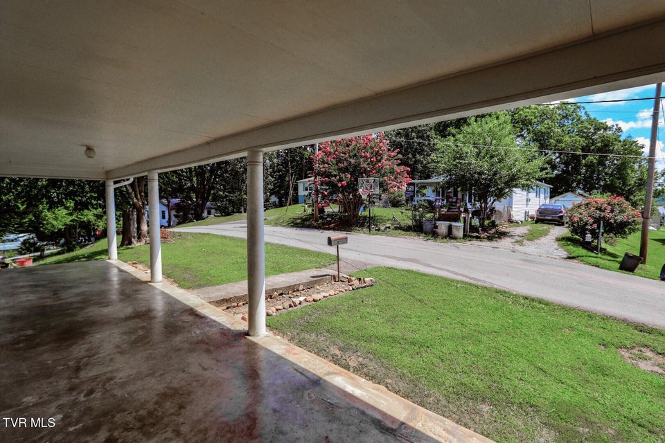 Photo #28: 141 Hiola St