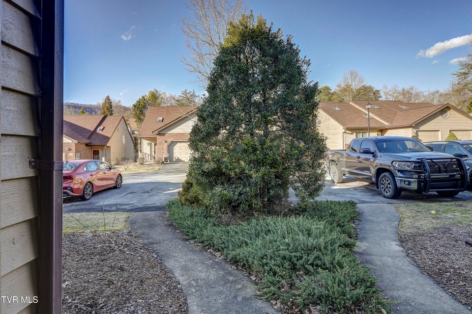 Photo #4: 261 Willowbend Place