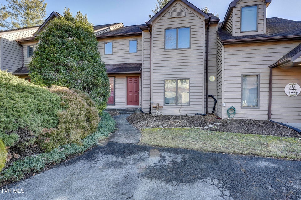 Photo #2: 261 Willowbend Place