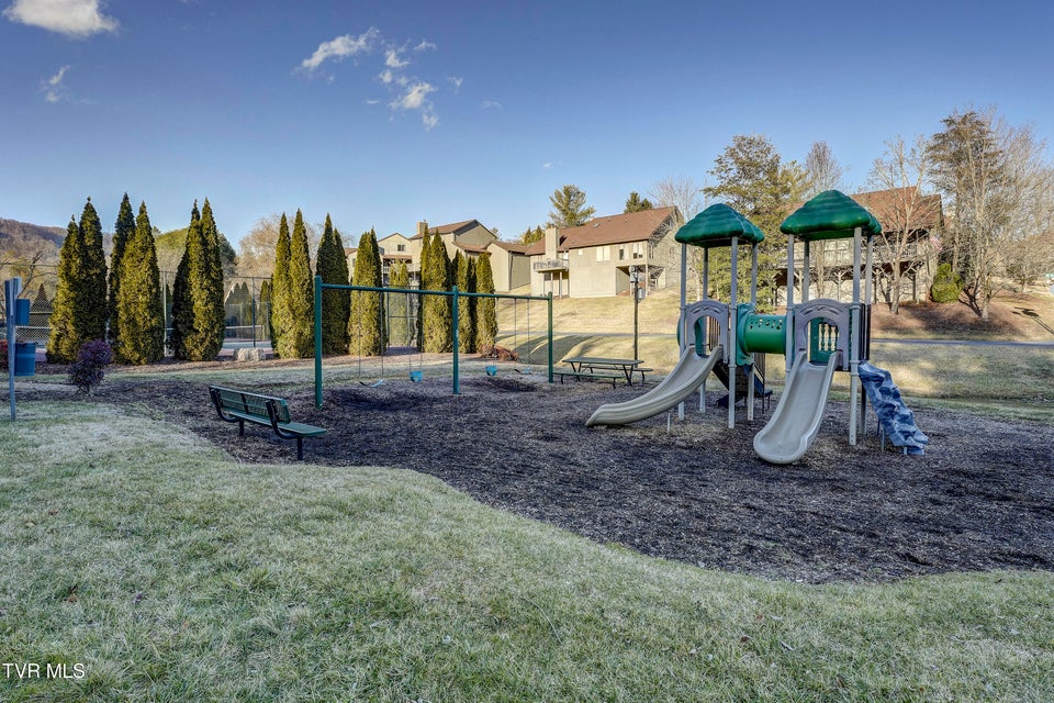 Photo #37: 261 Willowbend Place