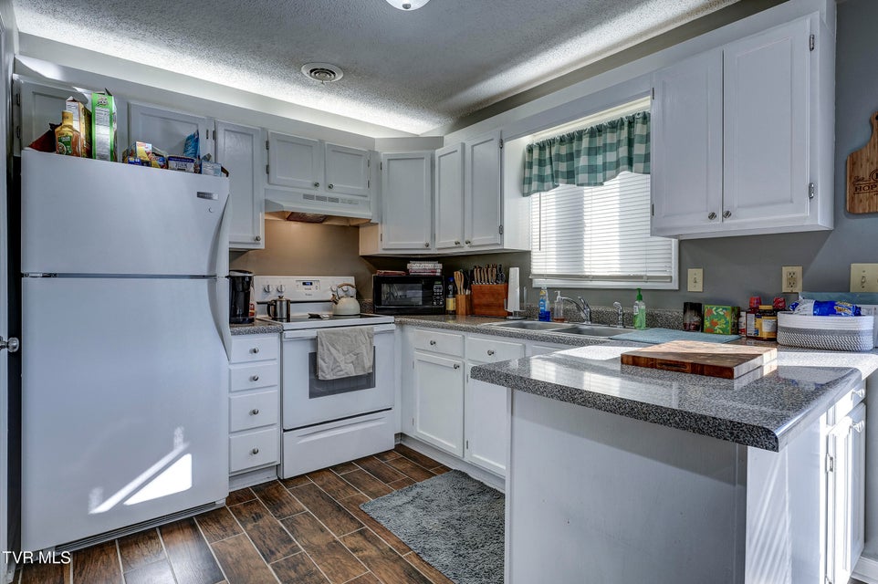 Photo #11: 261 Willowbend Place