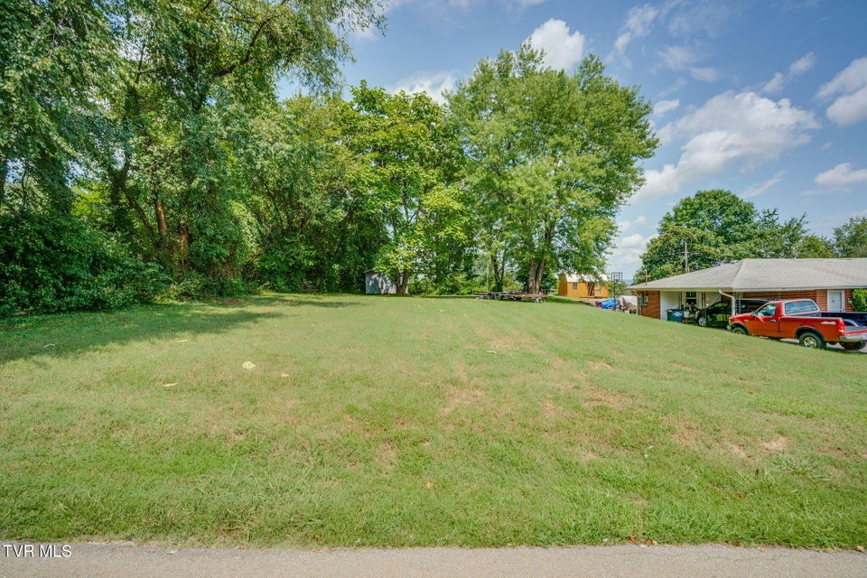 Photo #4: 617 Drake Ave Avenue