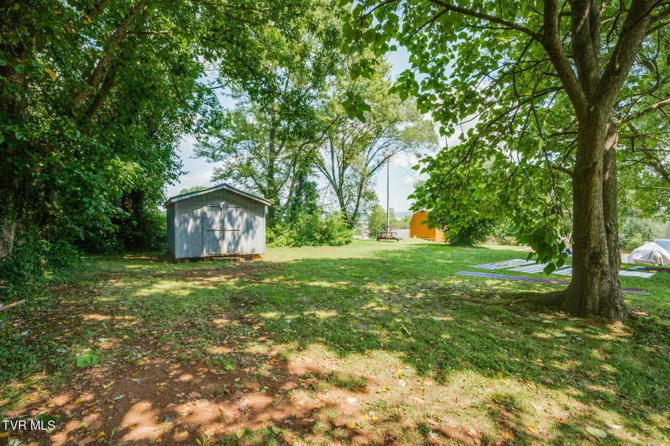 Photo #2: 617 Drake Ave Avenue