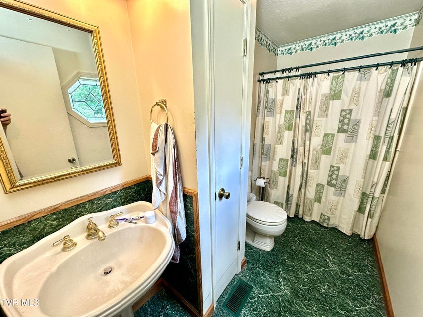 Photo #12: 252 Slaton Farm Road