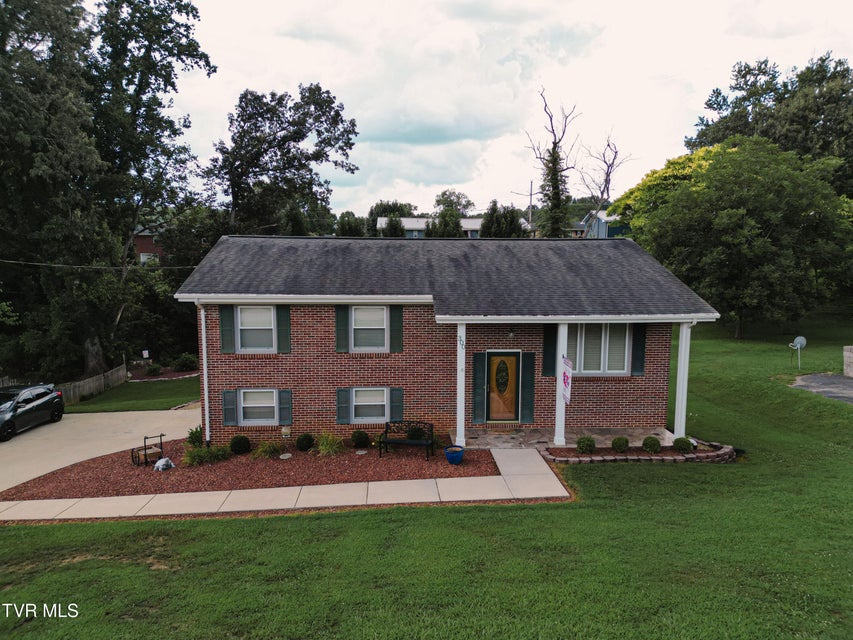 Photo #4: 300 Pinecrest Drive