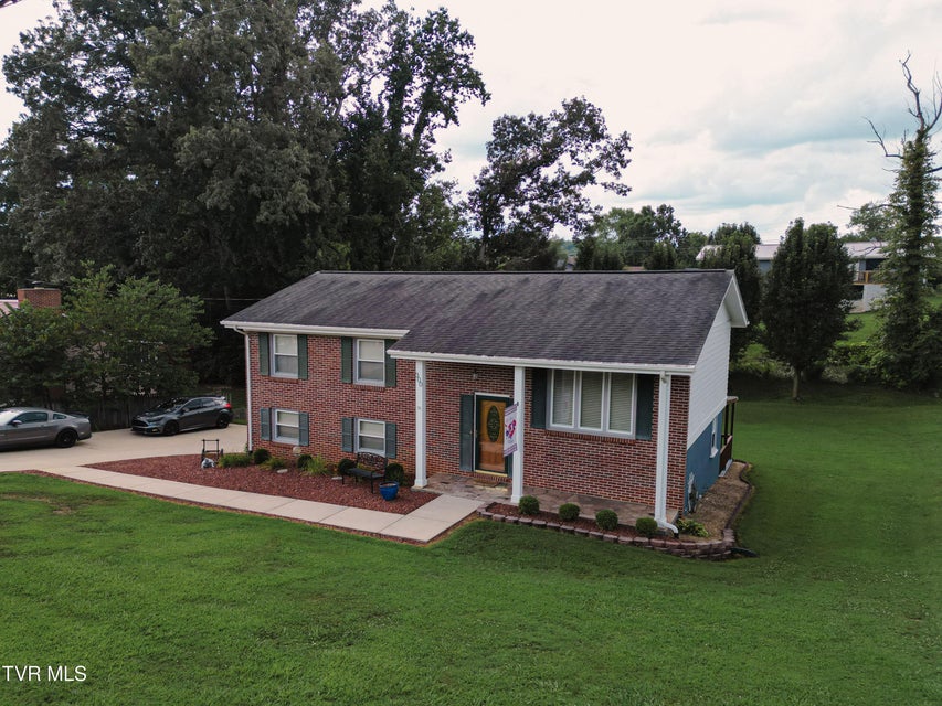 Photo #5: 300 Pinecrest Drive