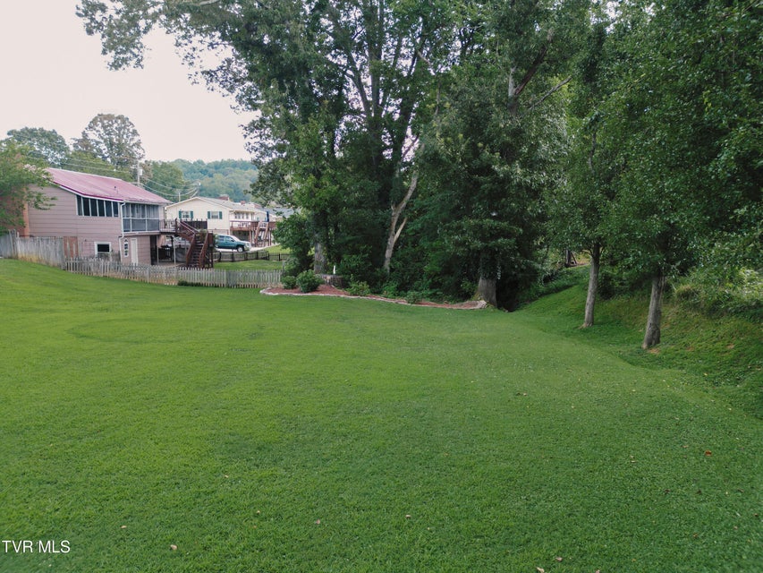 Photo #8: 300 Pinecrest Drive