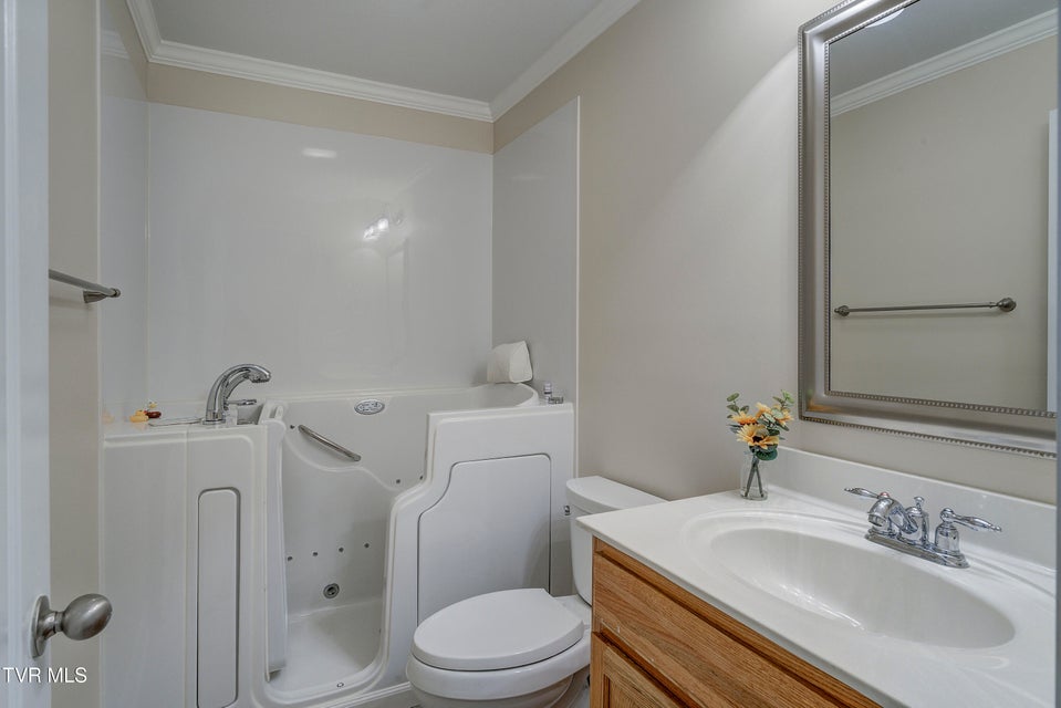 Photo #29: 28 Bridgewater Court
