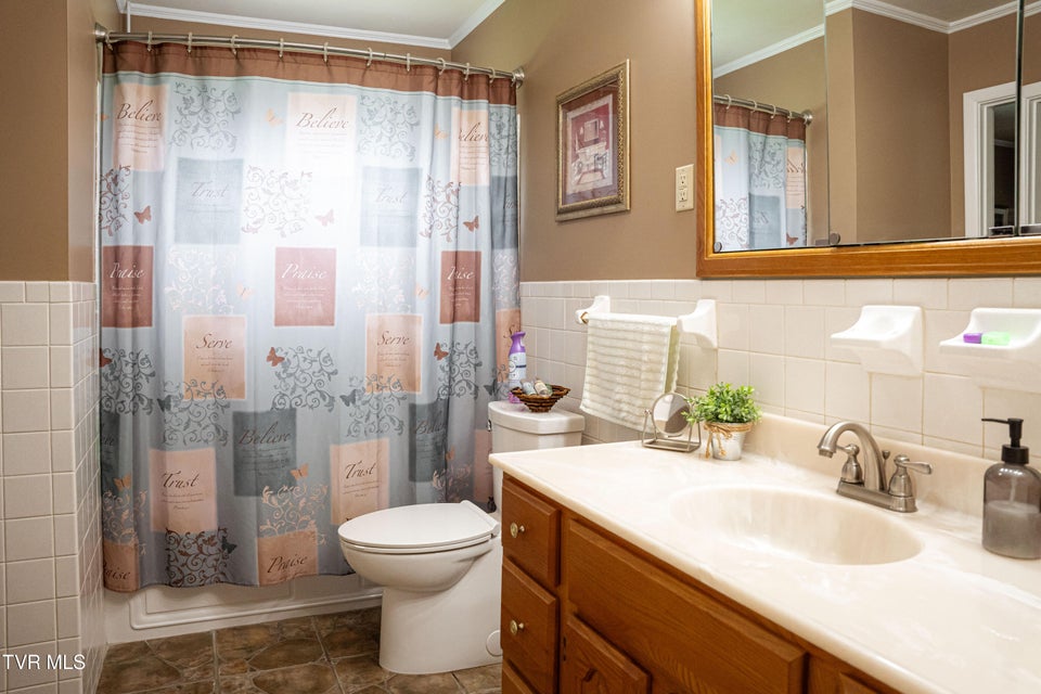 Photo #37: 300 Pinecrest Drive