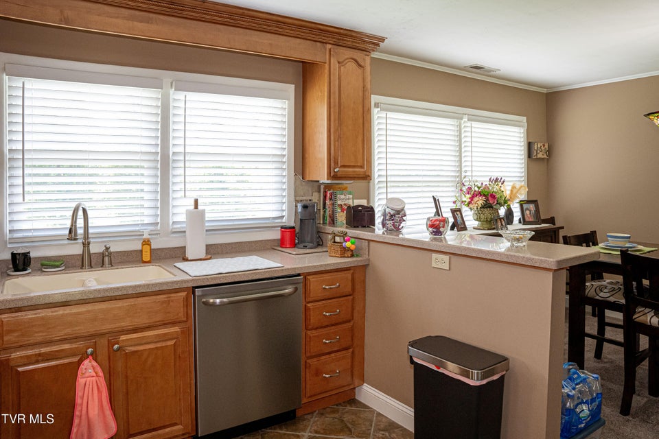 Photo #28: 300 Pinecrest Drive