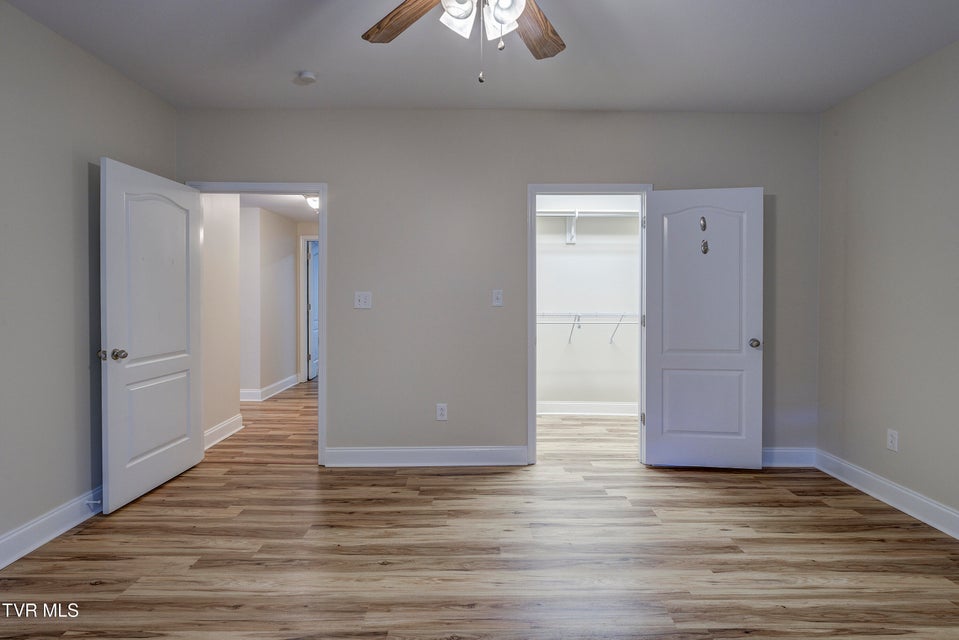 Photo #39: 28 Bridgewater Court