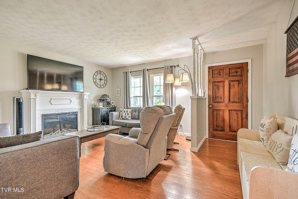 Photo #6: 182 Nightingale Drive