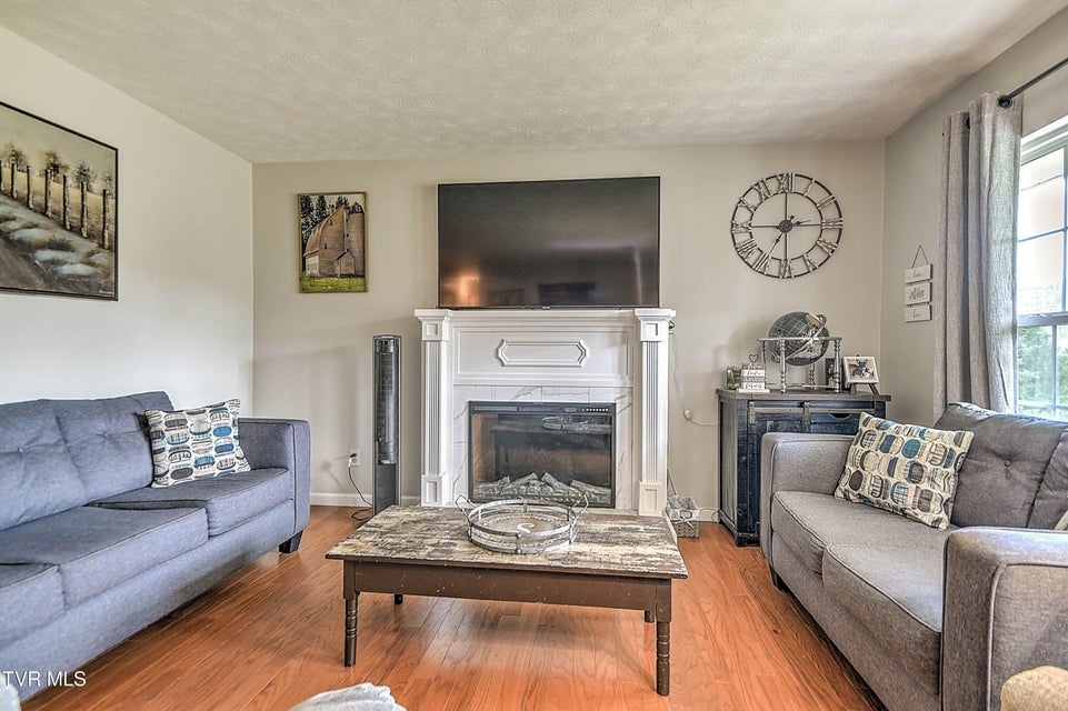 Photo #8: 182 Nightingale Drive