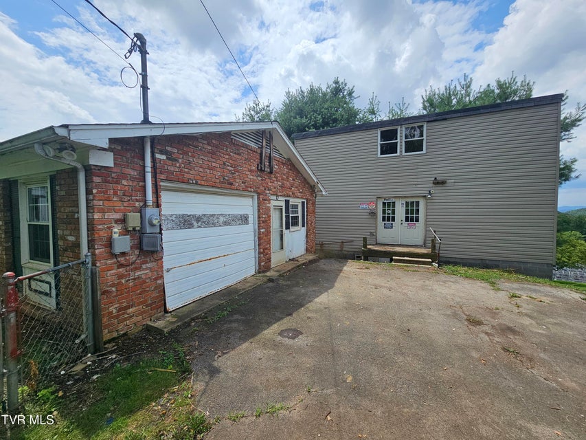 Photo #9: 220 Blue Haven Drive