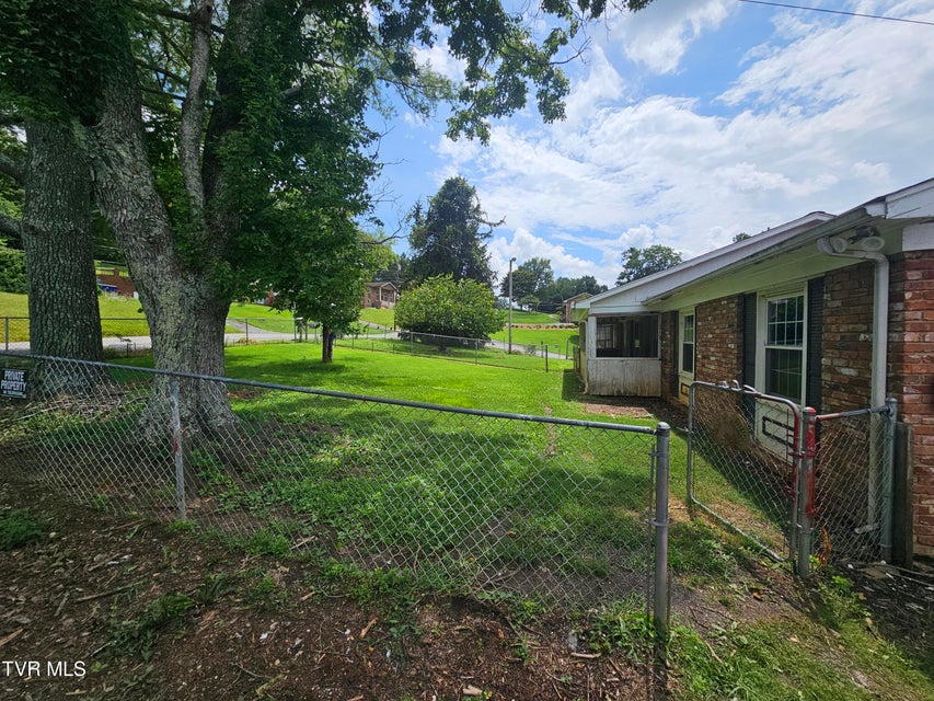 Photo #10: 220 Blue Haven Drive