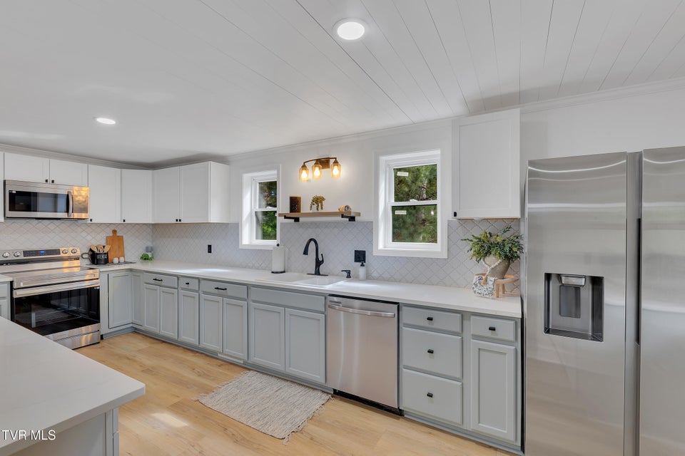 Photo #17: 120 Brookfield Drive