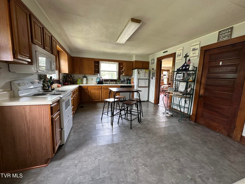 Photo #8: 508 Summit Drive